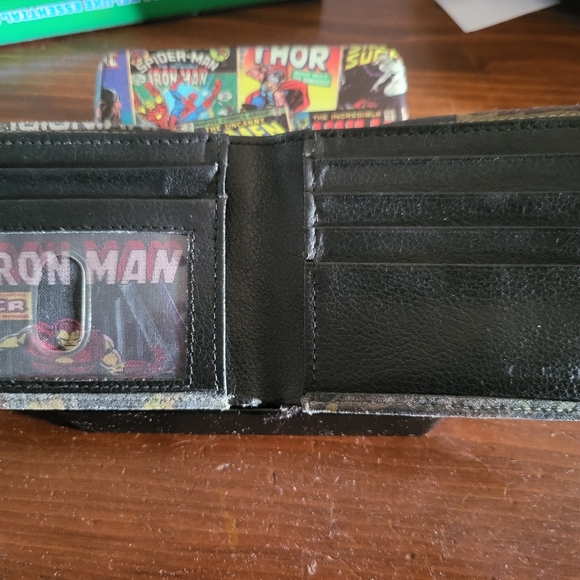 Marvel leather wallet - Picture 3 of 5